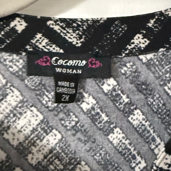 Cocomo Woman Tunic Blouse โ Black & White Print, Size 2X - Picture 2 of 5